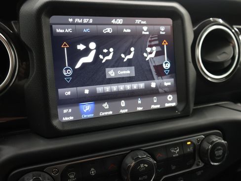 Used 2022 Jeep Wrangler Unlimited Sahara AWD/4WD image 46