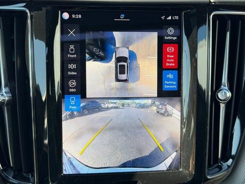 Certified 2025 Volvo XC60 B5 Ultra w/ Protection Package Premier AWD/4WD image 24