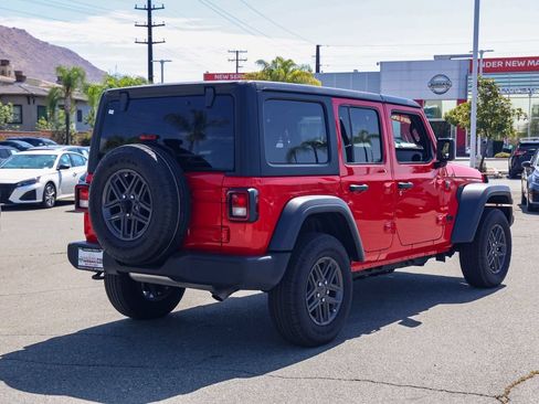 Used 2025 Jeep Wrangler Unlimited Sport AWD/4WD image 4