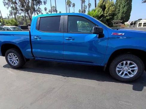 Used 2022 Chevrolet Silverado 1500 RST AWD/4WD image 2