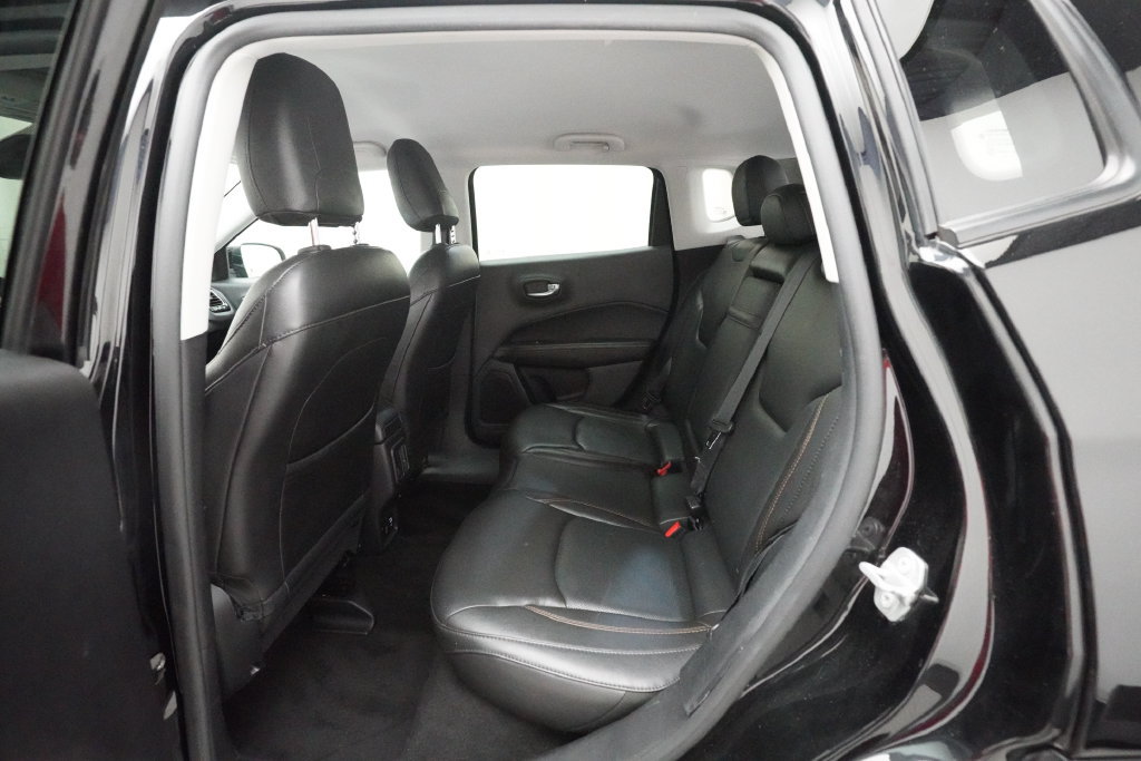 Used 2018 Jeep Compass Limited w/ Navigation Group AWD/4WD image 16