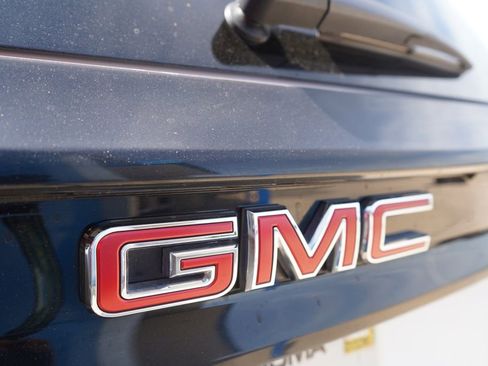 Used 2026 GMC Acadia Elevation w/ Elevation Premium Package AWD/4WD image 5