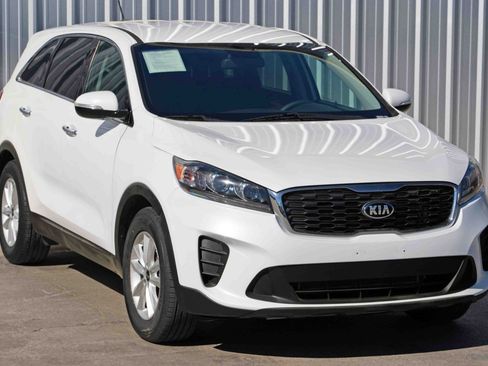 Used 2019 Kia Sorento LX image 47