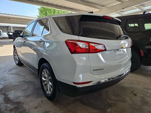 Used 2021 Chevrolet Equinox LT AWD/4WD image 2