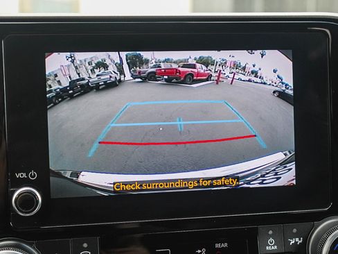 Used 2023 Toyota Highlander XLE w/ Protection Package #3 (TMS) image 25