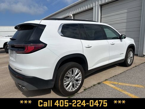 Used 2026 GMC Acadia Elevation w/ Elevation Premium Package FWD image 13