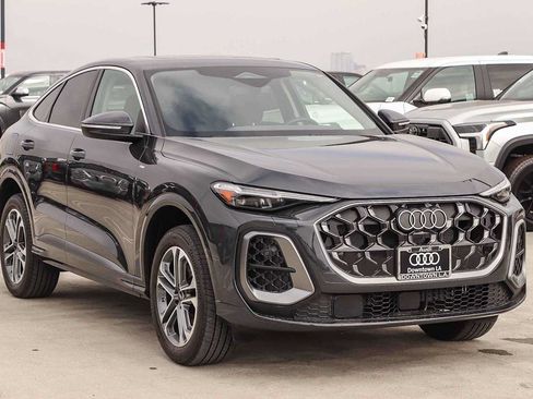 Used 2025 Audi Q5 Premium Plus w/ Premium Plus AWD/4WD image 3