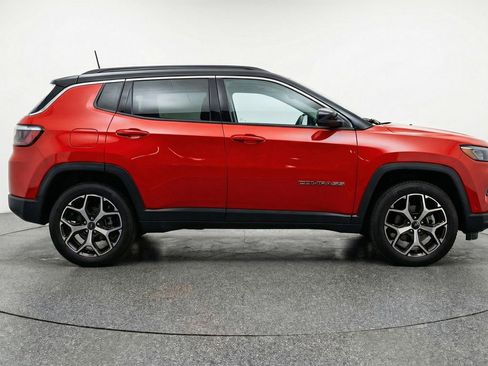 Used 2025 Jeep Compass Limited AWD/4WD image 11