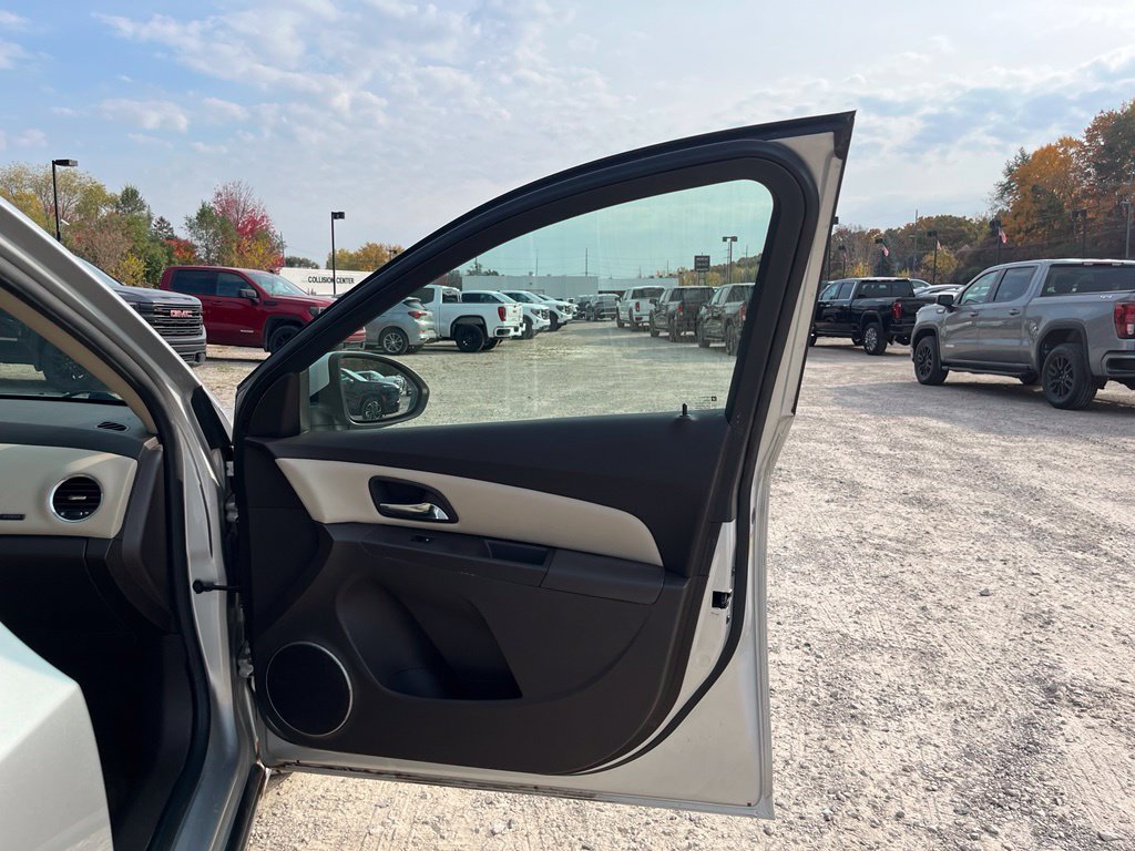 Used 2012 Chevrolet Cruze LT FWD image 33