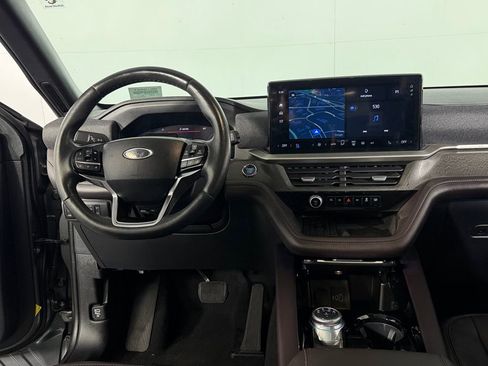 Used 2025 Ford Explorer Platinum w/ LUX Leather Package AWD/4WD image 22