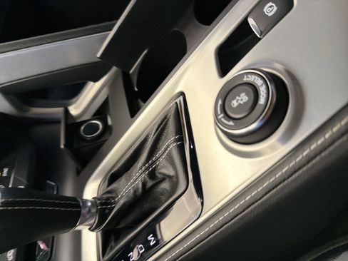 Used 2019 Chevrolet Corvette Stingray Coupe w/ 1LT image 19