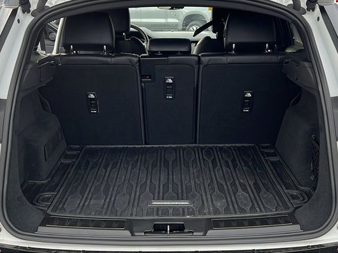 Used 2023 Land Rover Range Rover Evoque R-Dynamic S image 11