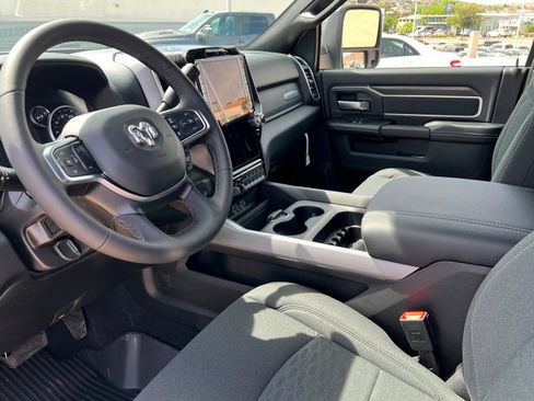 New 2026 RAM 2500 Big Horn AWD/4WD image 15