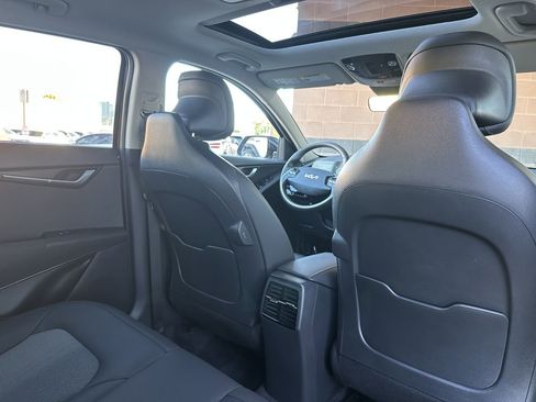 Used 2023 Kia Niro EX Touring image 36