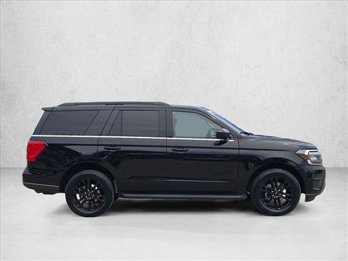 Used 2024 Ford Expedition XLT RWD image 4
