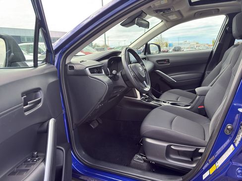 Used 2022 Toyota Corolla Cross LE image 12