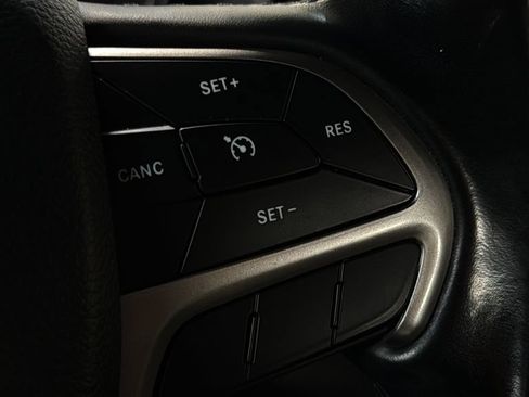 Used 2020 Jeep Grand Cherokee Altitude AWD/4WD image 22