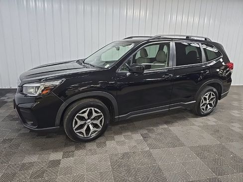 Used 2020 Subaru Forester Premium AWD/4WD image 6