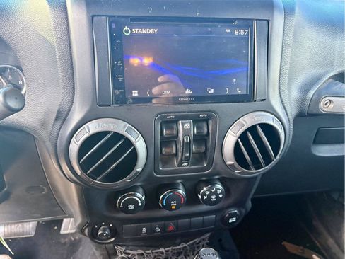 Used 2015 Jeep Wrangler Unlimited Sport w/ Quick Order Package 24S AWD/4WD image 16