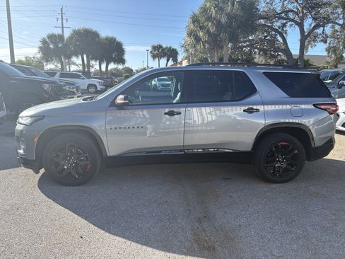 Certified 2023 Chevrolet Traverse Premier w/ Redline Edition image 4