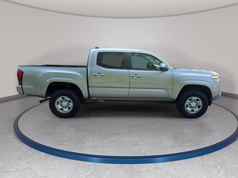 Used 2020 Toyota Tacoma SR w/ SR Convenience Package RWD image 4