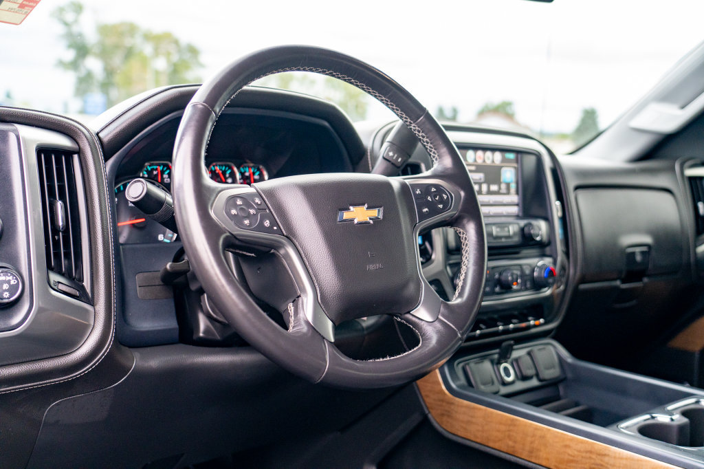 Used 2018 Chevrolet Silverado 1500 LTZ w/ LTZ Plus Package AWD/4WD image 13