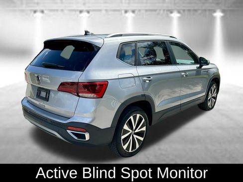 Used 2023 Volkswagen Taos SE FWD image 5