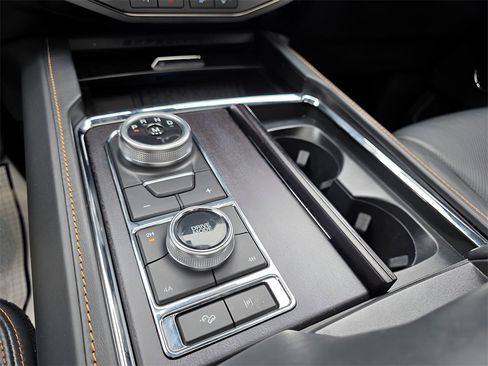 Used 2023 Ford Expedition Platinum image 32