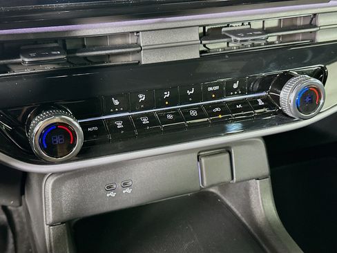 Used 2024 Honda Prologue Touring image 23