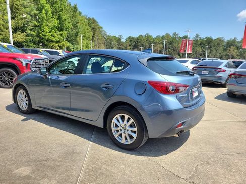 Used 2016 MAZDA MAZDA3 i Touring w/ Popular Equipment Package FWD image 3