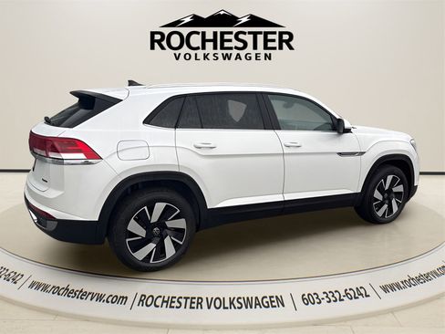New 2026 Volkswagen Atlas Cross Sport SE image 8