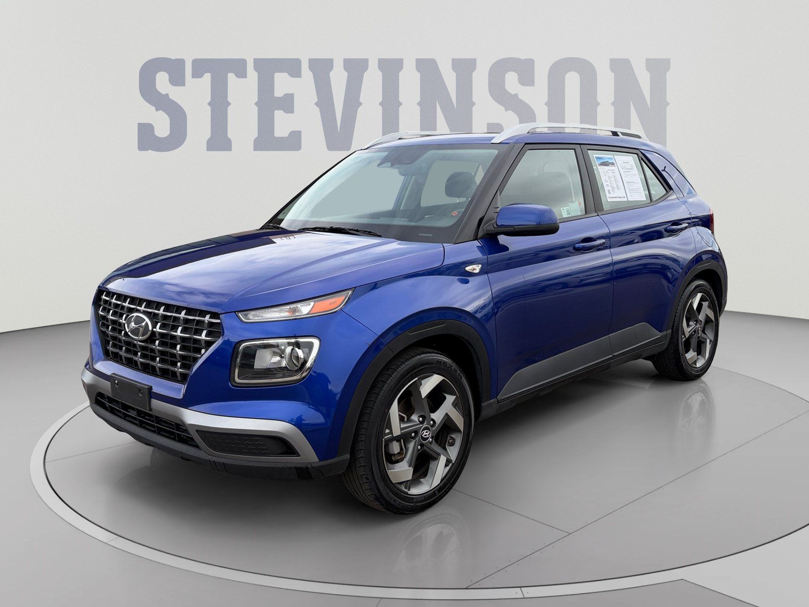 Used 2025 Hyundai Venue SEL FWD image 1