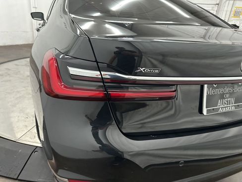 Used 2022 BMW 750i xDrive image 32