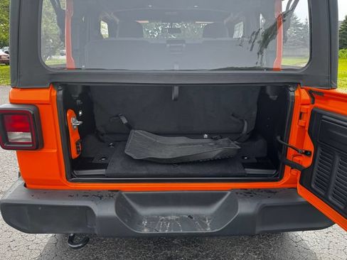 Certified 2025 Jeep Wrangler Sport AWD/4WD image 16
