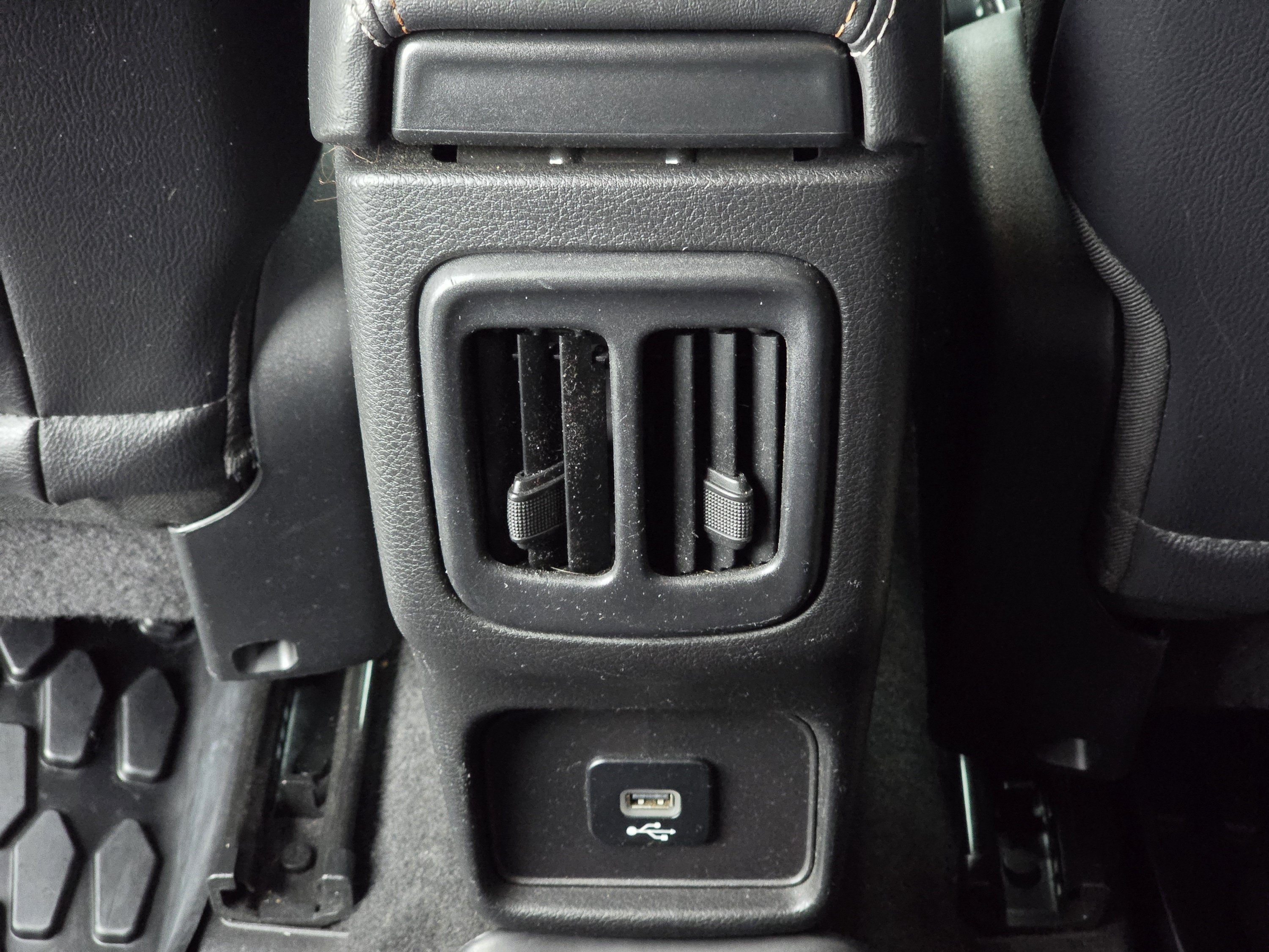 Used 2017 Jeep Compass Latitude AWD/4WD image 31