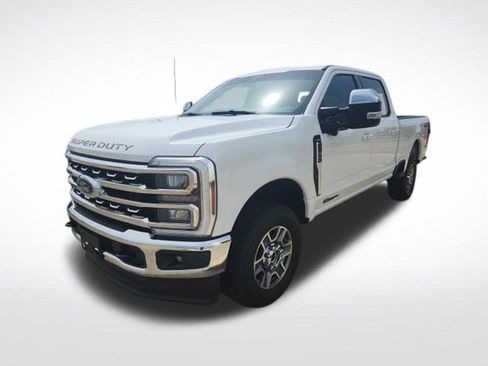 Certified 2024 Ford F250 Lariat AWD/4WD image 4
