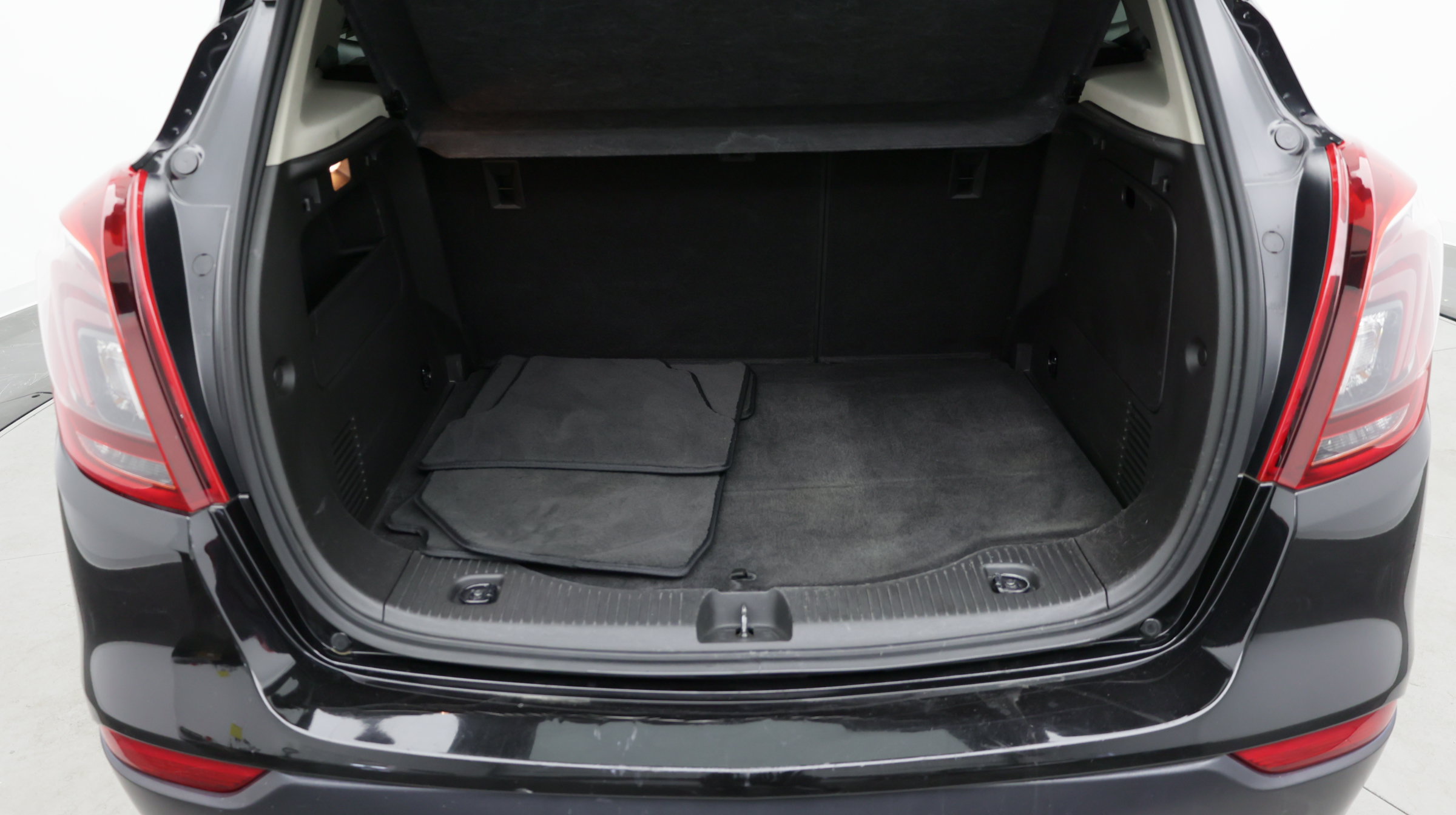 Used 2019 Buick Encore Preferred w/ LPO, Active Package FWD image 28