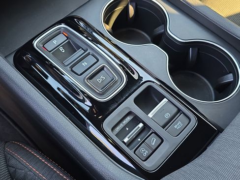 Used 2023 Honda Pilot Sport image 29