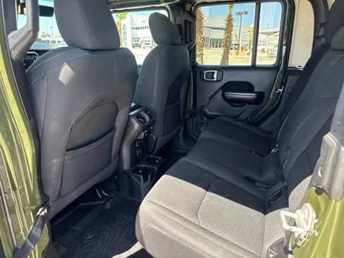Certified 2021 Jeep Gladiator Sport AWD/4WD image 8