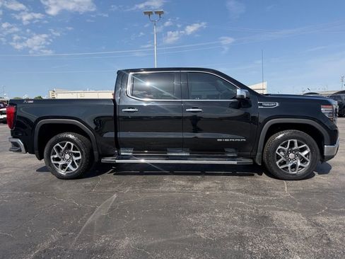 Used 2023 GMC Sierra 1500 SLT w/ SLT Premium Package AWD/4WD image 4