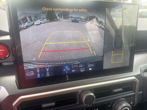 Used 2025 Toyota 4Runner TRD Off-Road Premium AWD/4WD image 4