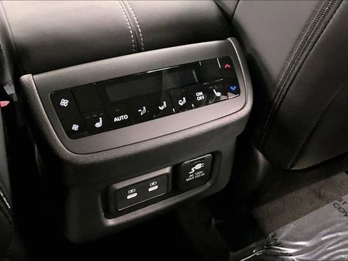 New 2026 Nissan Pathfinder Platinum AWD/4WD image 23