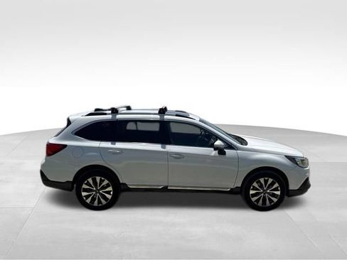 Used 2019 Subaru Outback 3.6R Touring w/ Popular Package #3A AWD/4WD image 2