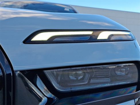 Certified 2023 BMW 760i xDrive image 12