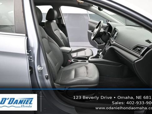 Used 2017 Hyundai Elantra Limited w/ Limited Ultimate Package 09 FWD image 40