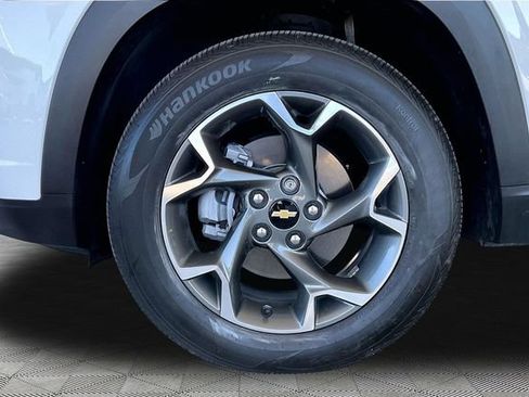 Used 2025 Chevrolet Trax LT FWD image 21
