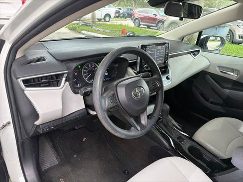 Used 2021 Toyota Corolla LE FWD image 12