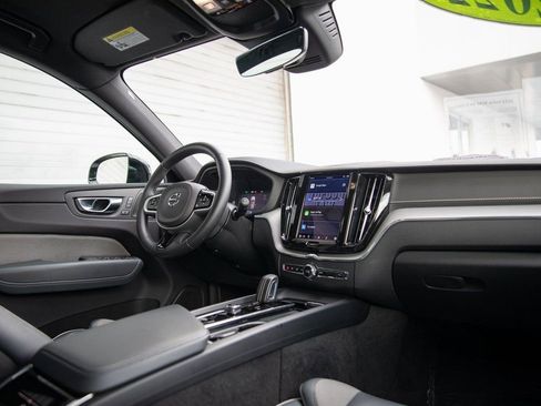 Used 2022 Volvo XC60 B5 R-Design w/ Advanced Package image 19