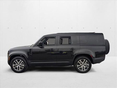 Used 2025 Land Rover Defender 130 S image 5