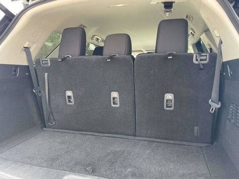 Used 2025 Nissan Pathfinder SV image 11